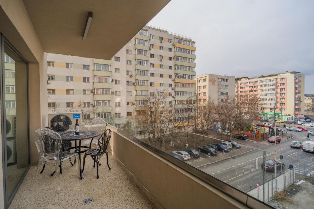 Central Apartments With City View & Large Balcony Bucharest Exterior photo