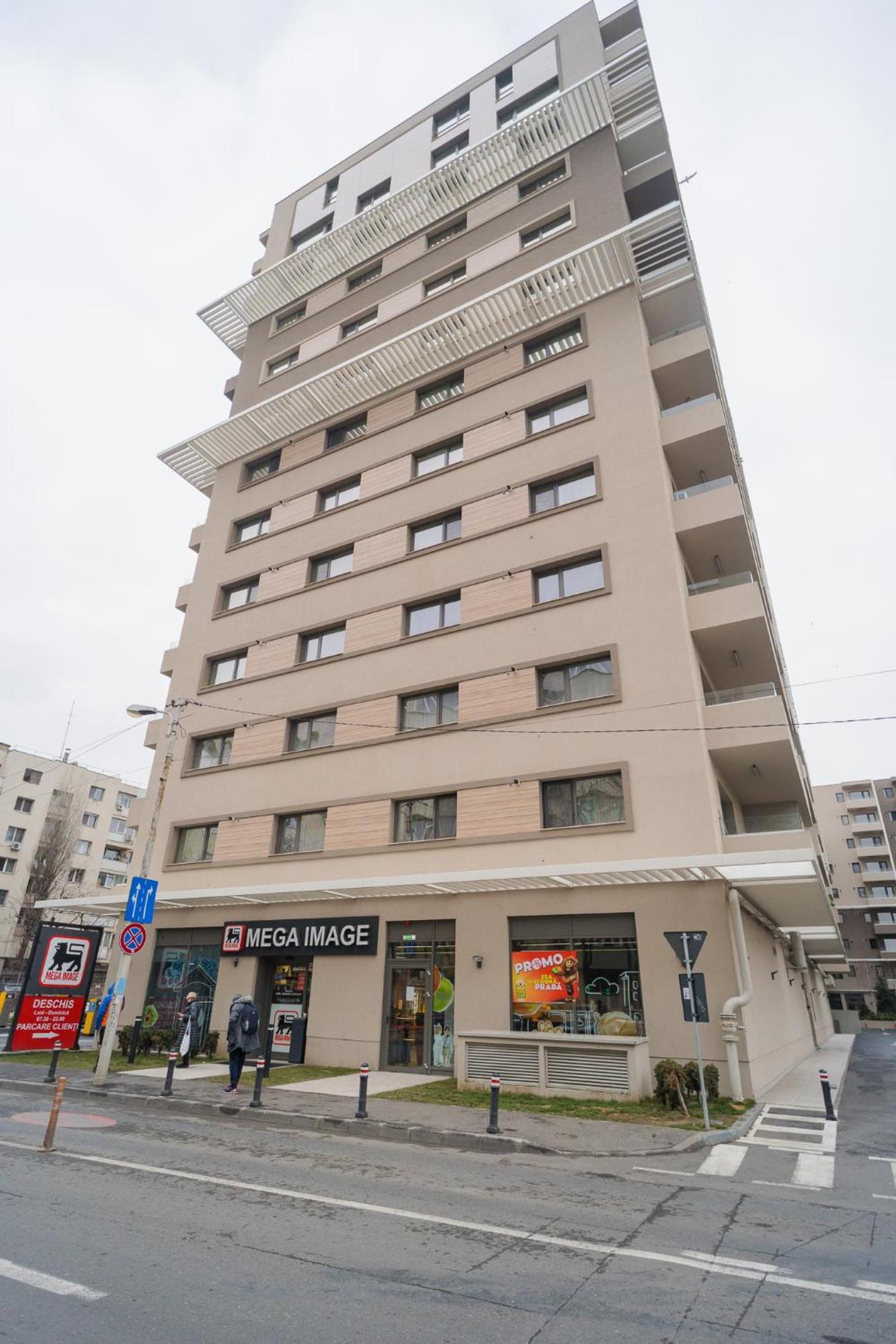 Central Apartments With City View & Large Balcony Bucharest Exterior photo